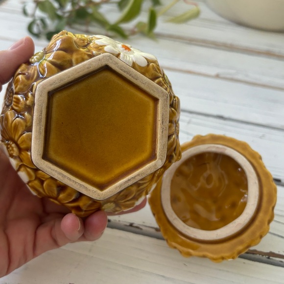 1970s Vintage Amber Daisy Bowl - Picture 9 of 13